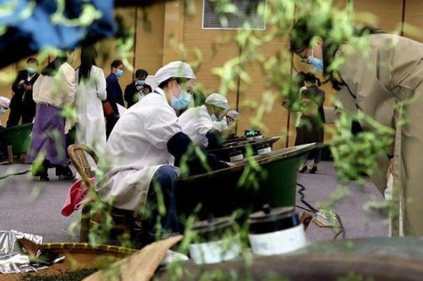 “普陀佛茶杯”茶叶技能大赛昨举行 炒茶手艺人竞逐“舟山工匠”